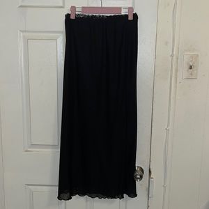 Black dainty maxi skirt